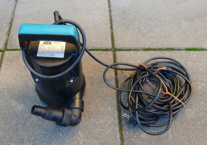 Uppopumppu Astra SCH 200