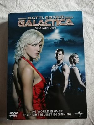 Battlestar Galactica kausi 1 & 2