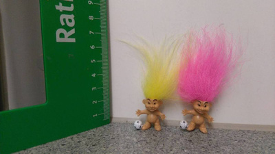 Trolli nro 86 : jalkapalloilija 2,5 cm + hiukset 2kpl