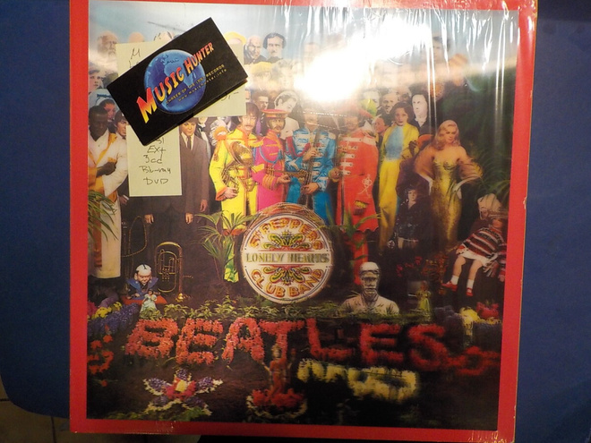 BEATLES - SGT PEPPERS LONELY HEARTS CLUB BAND BOKSI