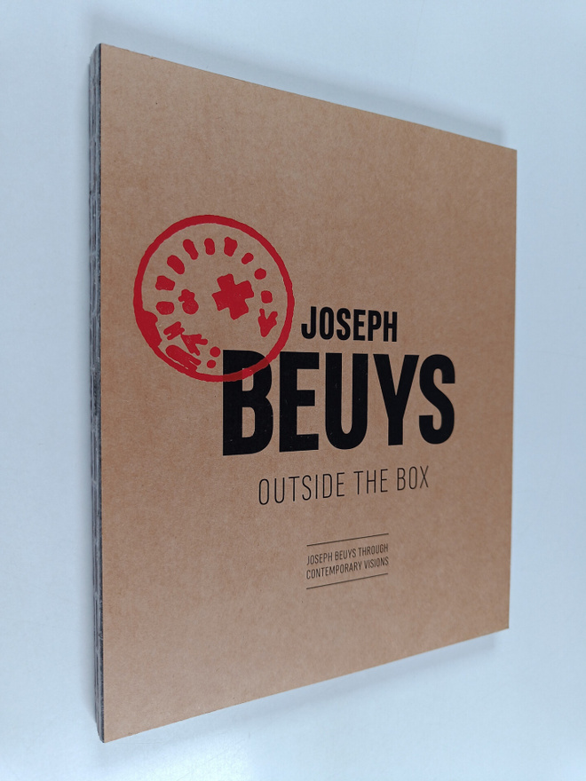 Lukasz Zaremba : Joseph Beuys : outside the box