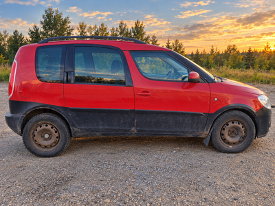 Skoda ROOMSTER 1.9 ANI-722 Pakettiauto