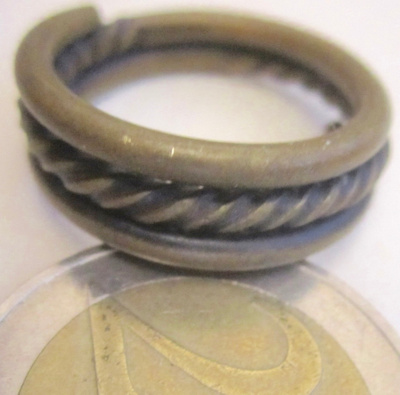 VANHA Sormus Design Erikoinen