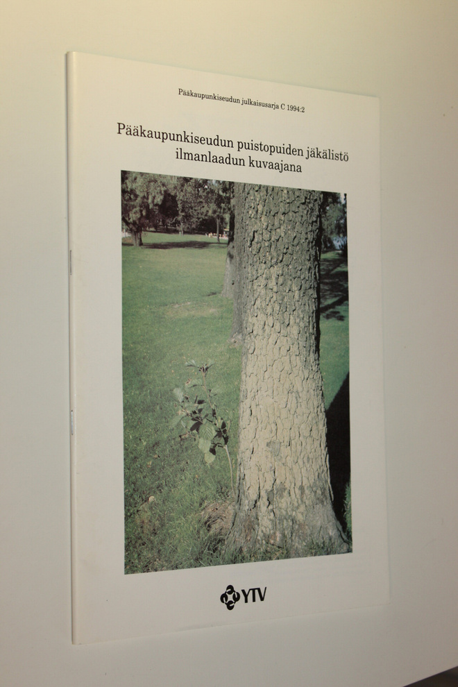 Väinö Hosiaisluoma : Pääkaupunkiseudun puistopuiden jäkäl...