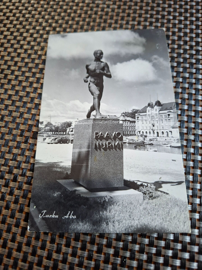 00 Turku Paavo Nurmi patsas
