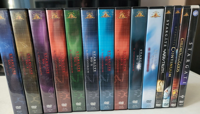Stargate SG-1 10 Tuotantokautta + Elokuvat