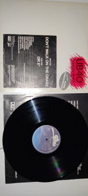 UB40: Present Arms LP+ Single