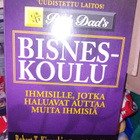 Kiyosaki : Bisneskoulu ( SIS POSTIKULU ) - pikkukuva 1