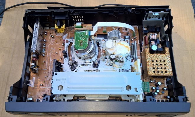 PANASONIC NV-SD320 VIDEONAUHURI VHS VCR VARAOSIKSI