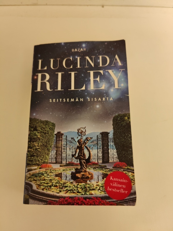 Lucinda Riley; Seitsemän sisarta