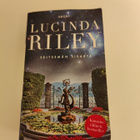Lucinda Riley; Seitsemän sisarta - pikkukuva 1