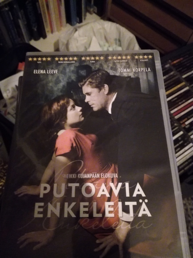Putoavia enkeleitä