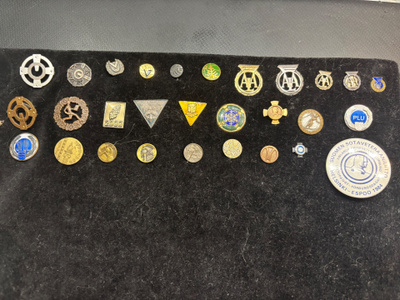 Sota, militaria, kunniamerkki ym paketti