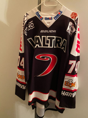 Henri Tamminen JYP Gameworn pelipaita