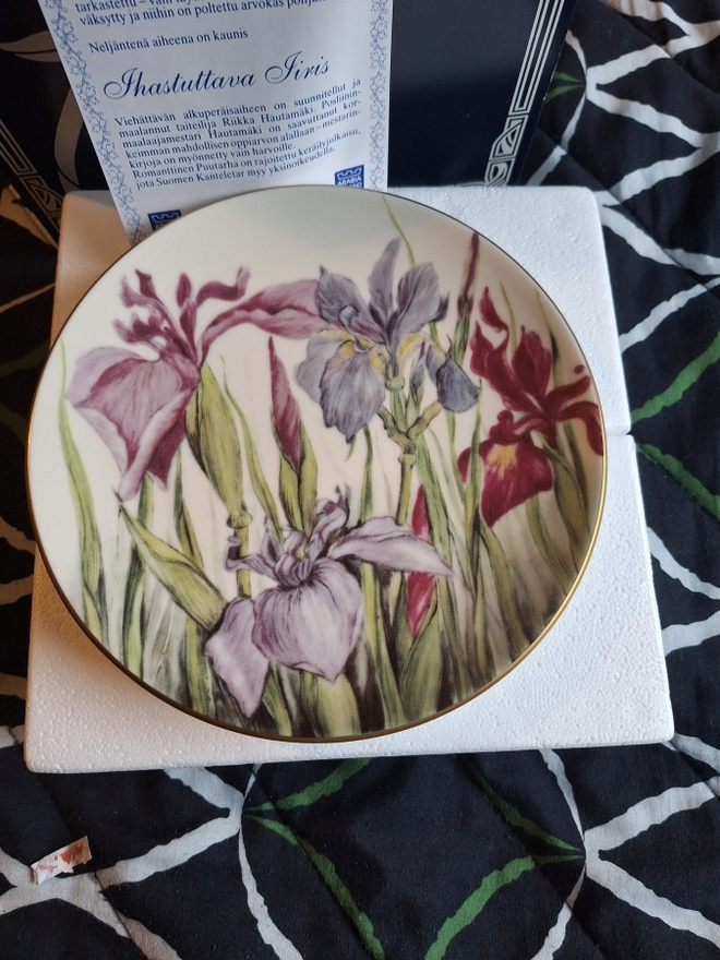 Arabia Romanttinen Puutarha Iiris