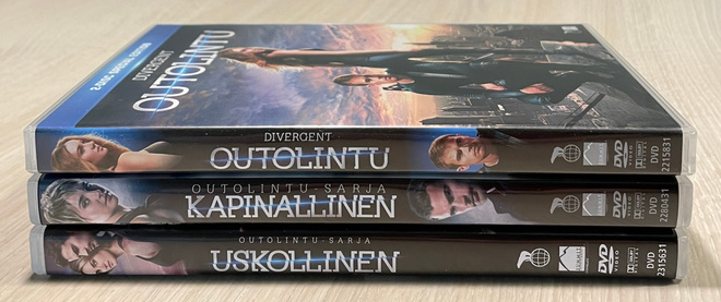 Veronica Rothin DIVERGENT - outolintu Trilogia (4DVD)