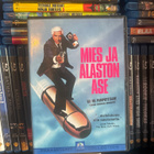 Mies ja alaston ase (1988) Leslie Nielsen - pikkukuva 1