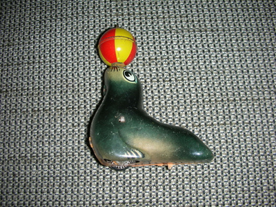 vanha peltilelu hylje