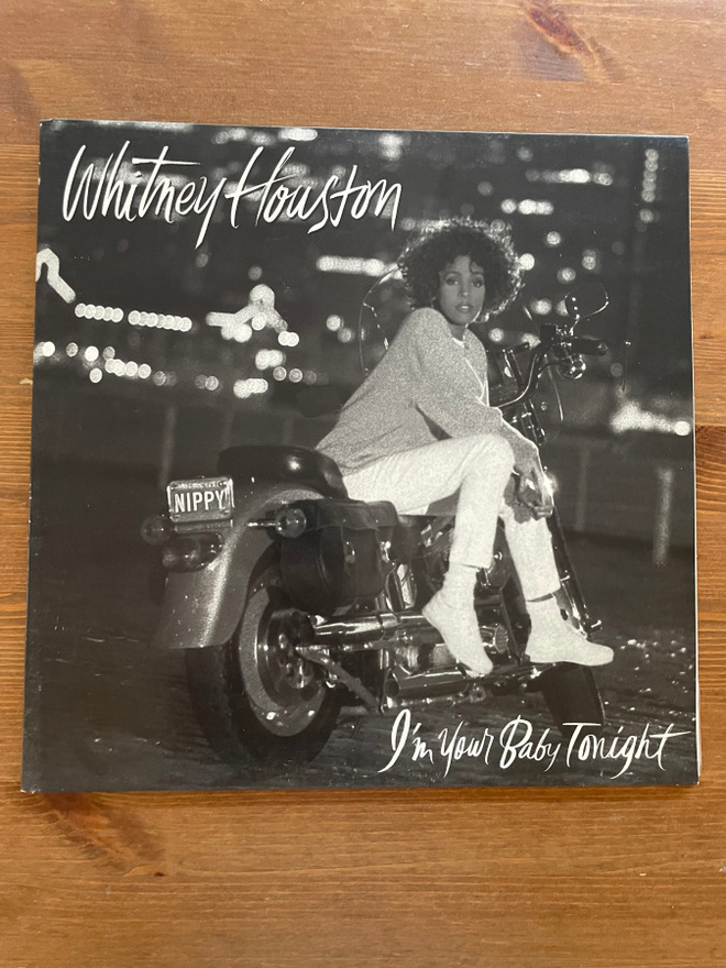 Whitney Houston – I'm Your Baby Tonight