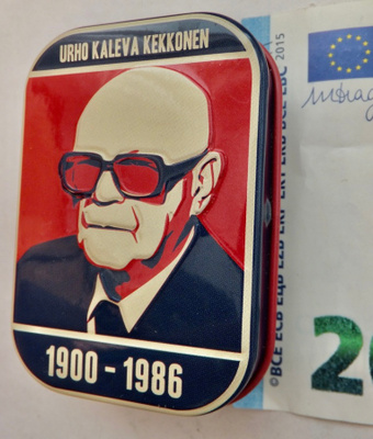 VANHA Pastillirasia Presidentti Urho Kekkonen Peltiä Hauska