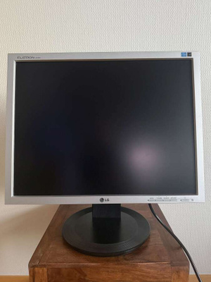 LG 20" LCD-näyttö 4:3 1600x1200 DVI-D