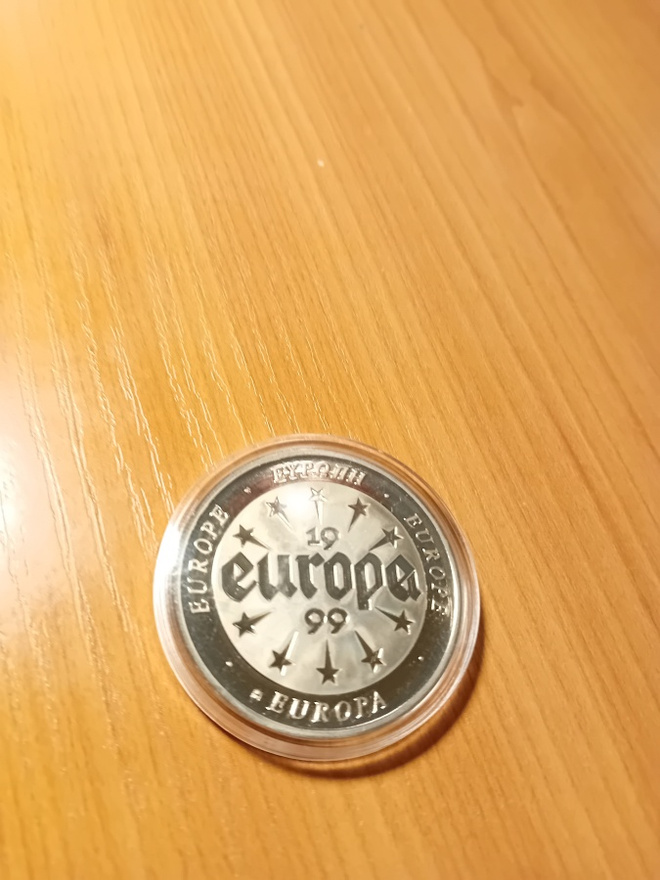 Myydään iso Eurooppa mitalli -
