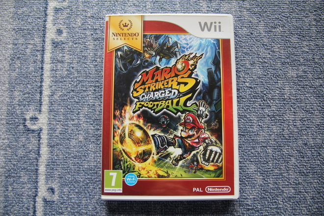 Wii : Mario Strikes Charged Football