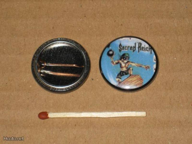 Sacred Reich - Surf Nigaragua rintanappi 1" (n3)