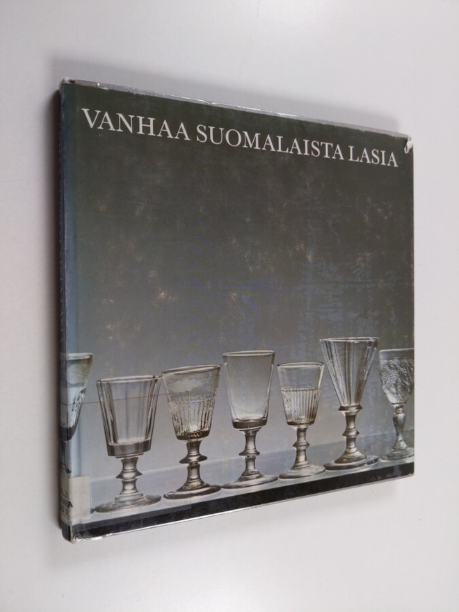 Jorma (toim.) Savolainen : Vanhaa suomalaista lasia