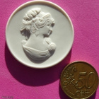 Posliini medaljonki halk. 42mm aito MEISSEN SAKSA - pikkukuva 1