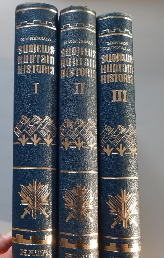 Suojeluskuntain historia, osat I-III Hersalo  Raikkala