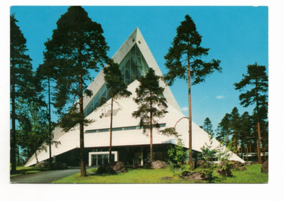 Hyvinkää: kirkko ulkoa