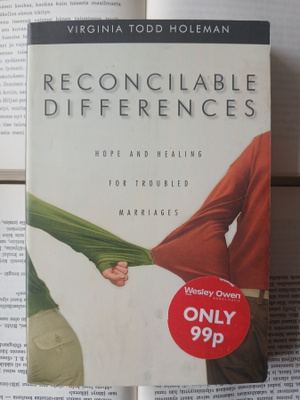 Virginia Todd Holeman - Reconcilable Differences (softcover)