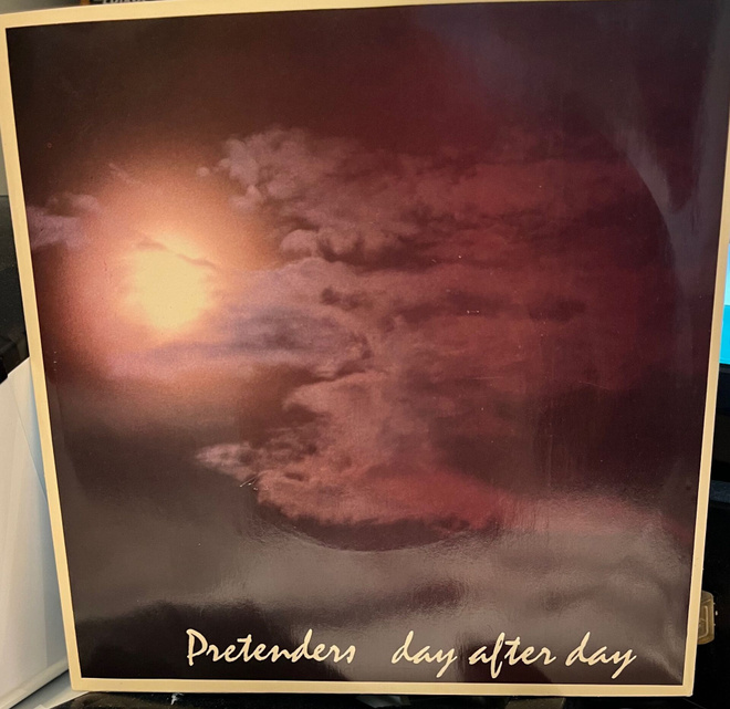 Pretenders - day after day / in the sticks