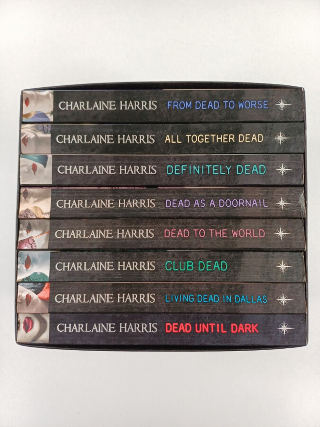 Charlaine Harris : Sookie Stackhouse novels 1-8 : Dead Un...