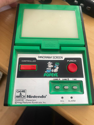 Huippukuntoinen retro kipparikalle käsikonsolipeli