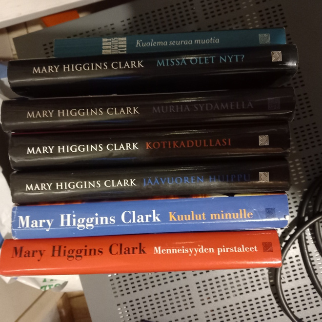 Mary Higgins Clark valikoima 3€/kpl