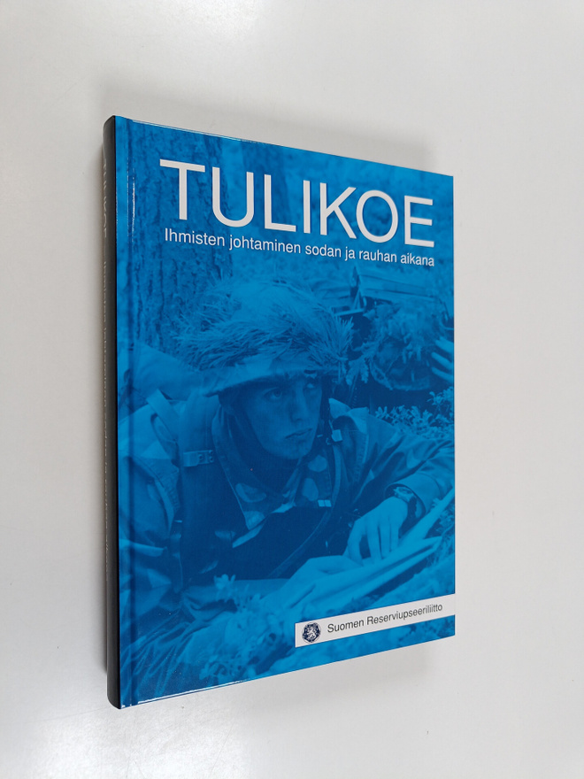 Kirsti ym. (toim.) Manninen : Tulikoe : ihmisten johtamin...