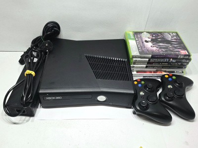 Xbox 360 konsoli + 2 ohjainta + 6 peliä [2]