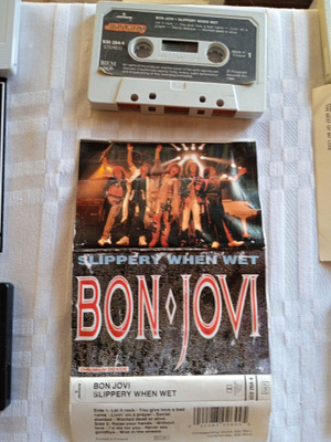 C- KASETTI: BON JOVI : SLIPPERY WHEN WET