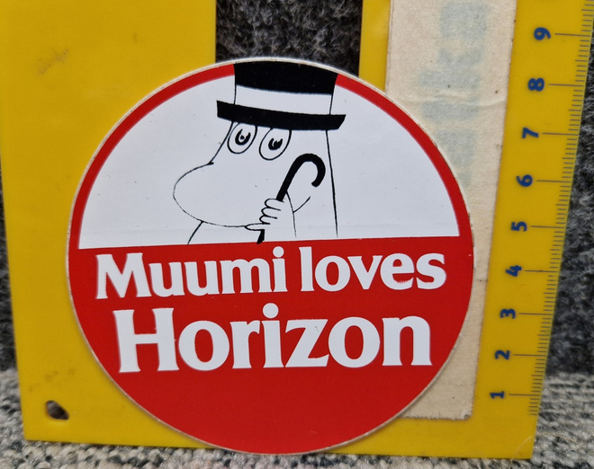 Muumi Loves Horizon vintage tarra