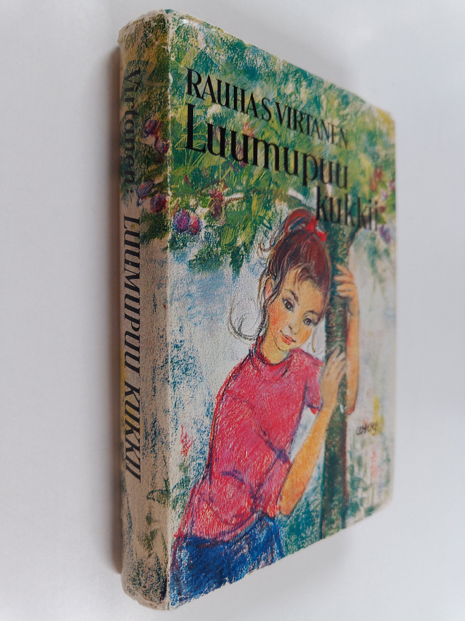 Rauha S. Virtanen : Luumupuu kukkii