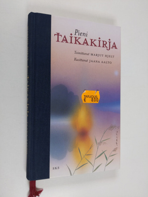 Marjut (toim.) Hjelt : Pieni taikakirja : valikoima Suome...