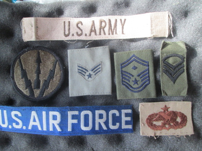 vintage U.S. Army + U.S. Air Force seitsemän kangasmerkkiä