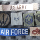 vintage U.S. Army + U.S. Air Force seitsemän kangasmerkkiä - pikkukuva 1