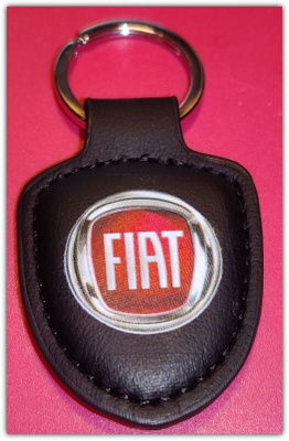 Pieni nahkainen Fiat avaimenperä