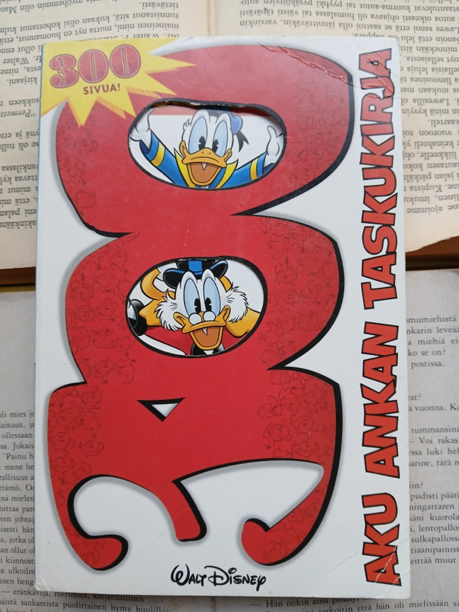 Aku Ankan taskukirja 300