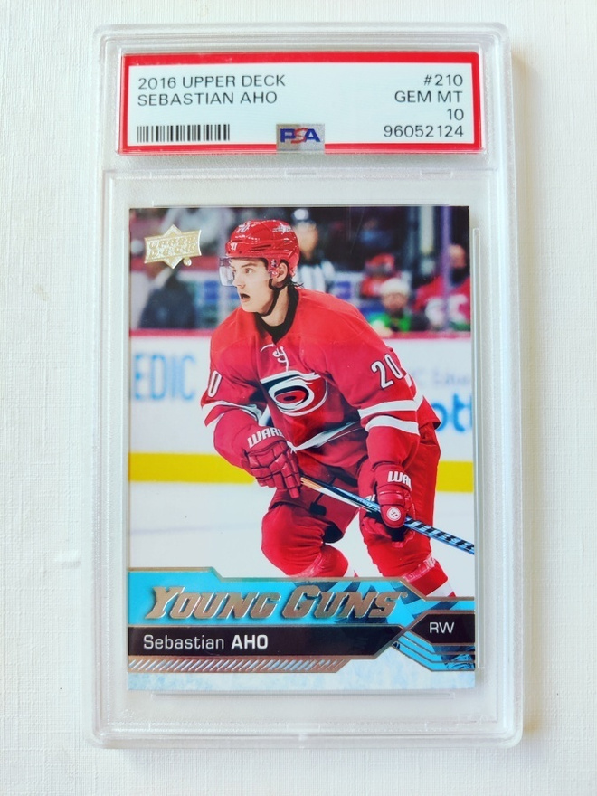 Sebastian Aho - 16-17 UD Young Guns PSA 10