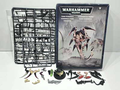WH40K - Tyranid Hive Tyrant ja Mawloc osia