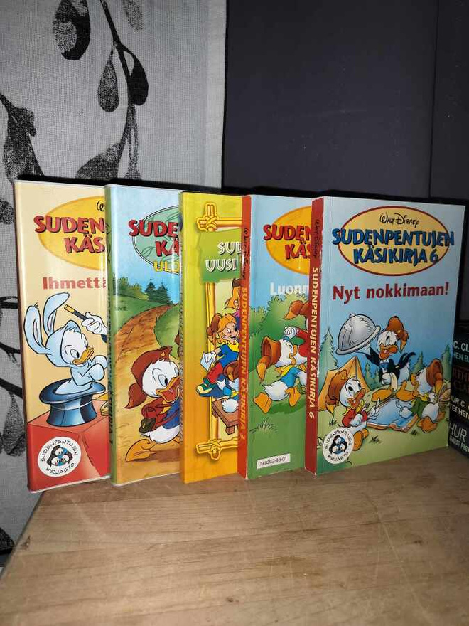 Sudenpentujen käsikirja  - Viisi kappaletta